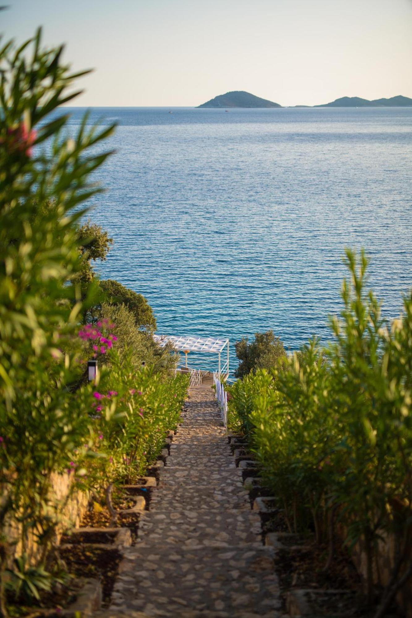 Beachfront White Villa With Private Swimming Pool Kalkan Eksteriør billede