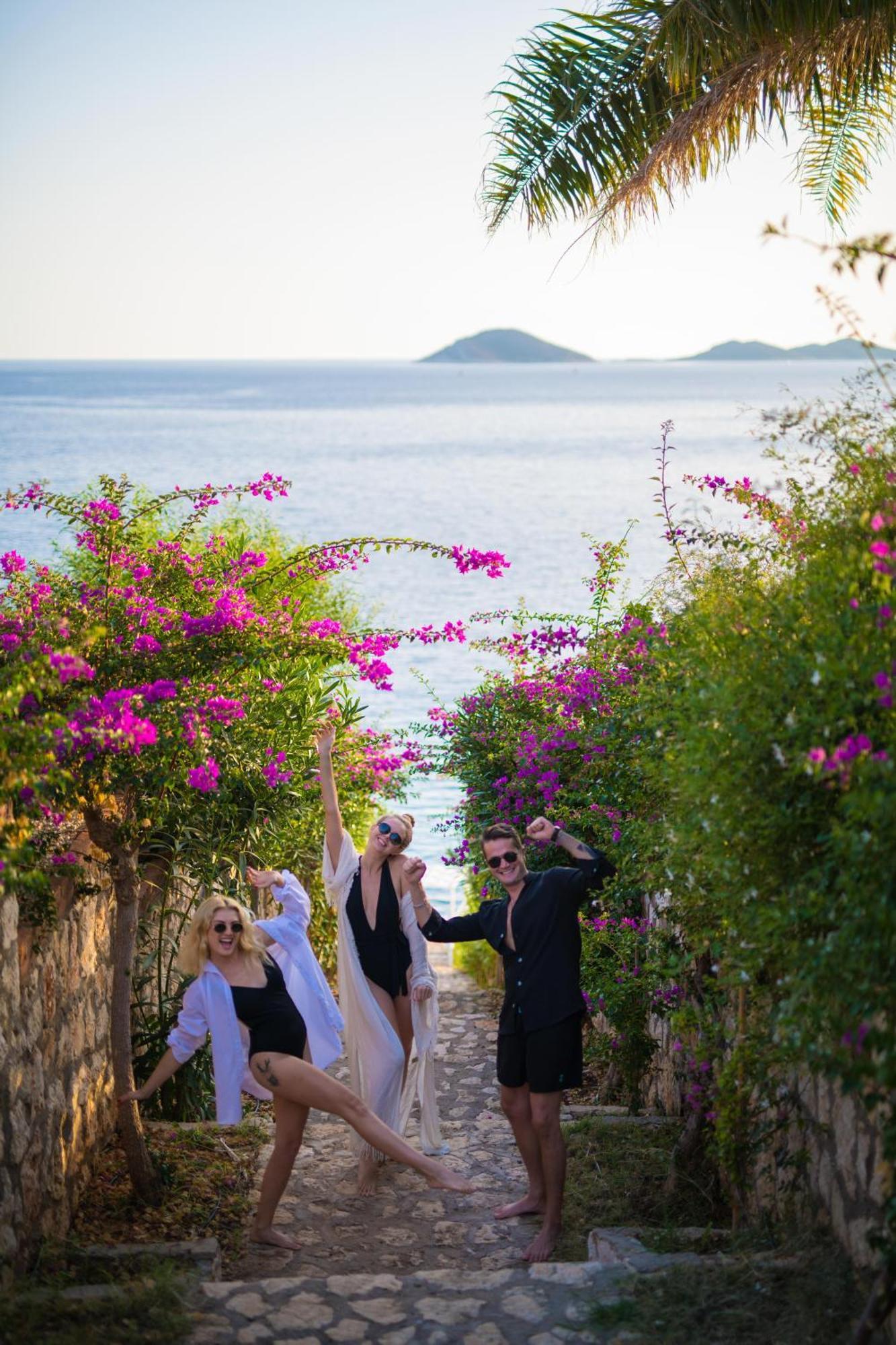 Beachfront White Villa With Private Swimming Pool Kalkan Eksteriør billede