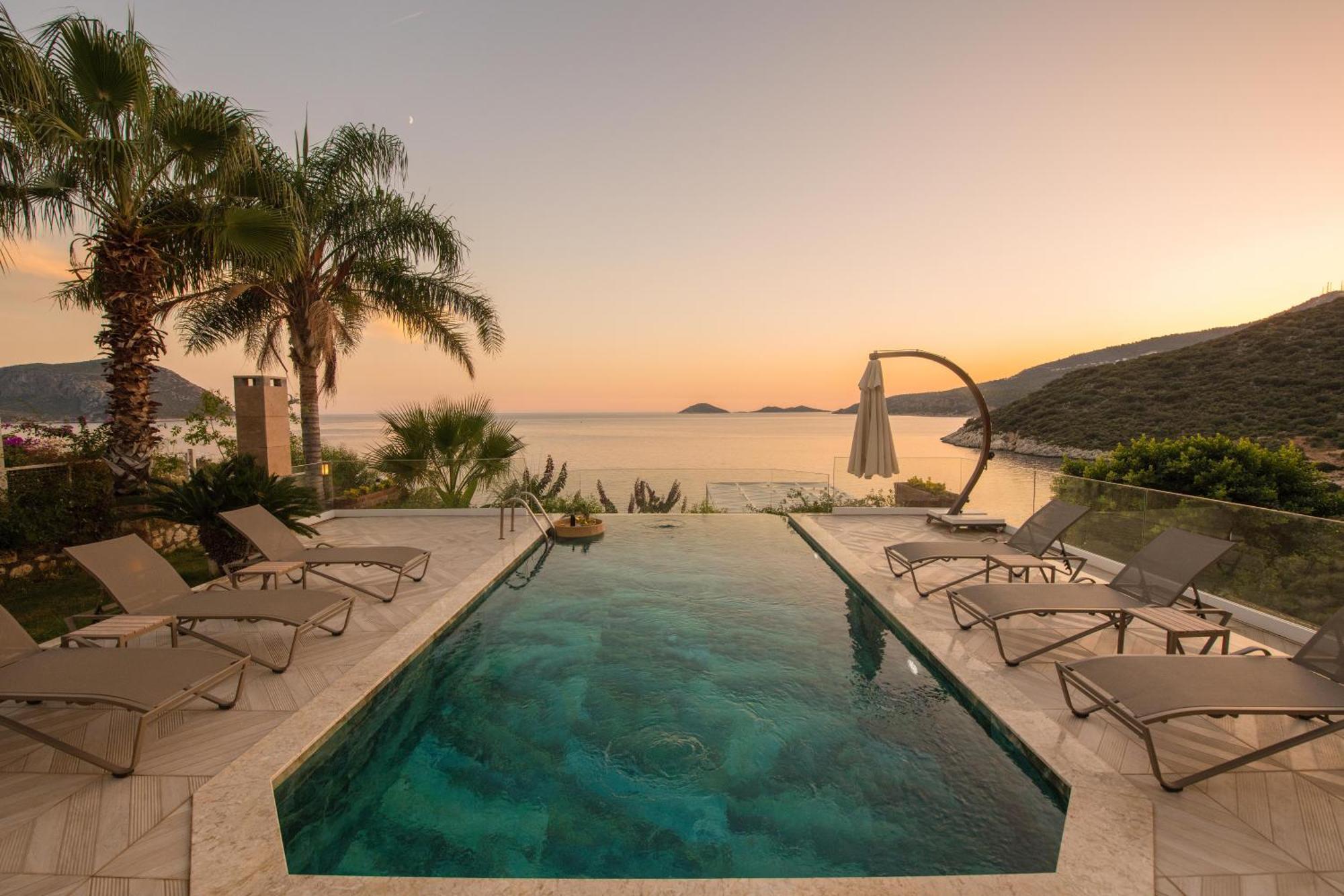 Beachfront White Villa With Private Swimming Pool Kalkan Eksteriør billede