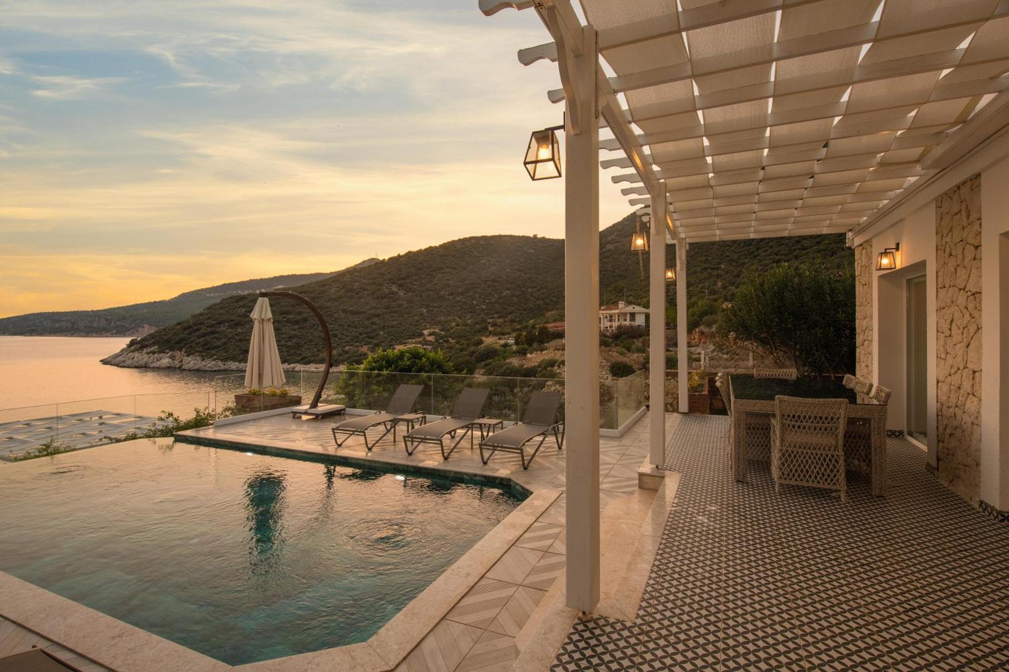 Beachfront White Villa With Private Swimming Pool Kalkan Eksteriør billede