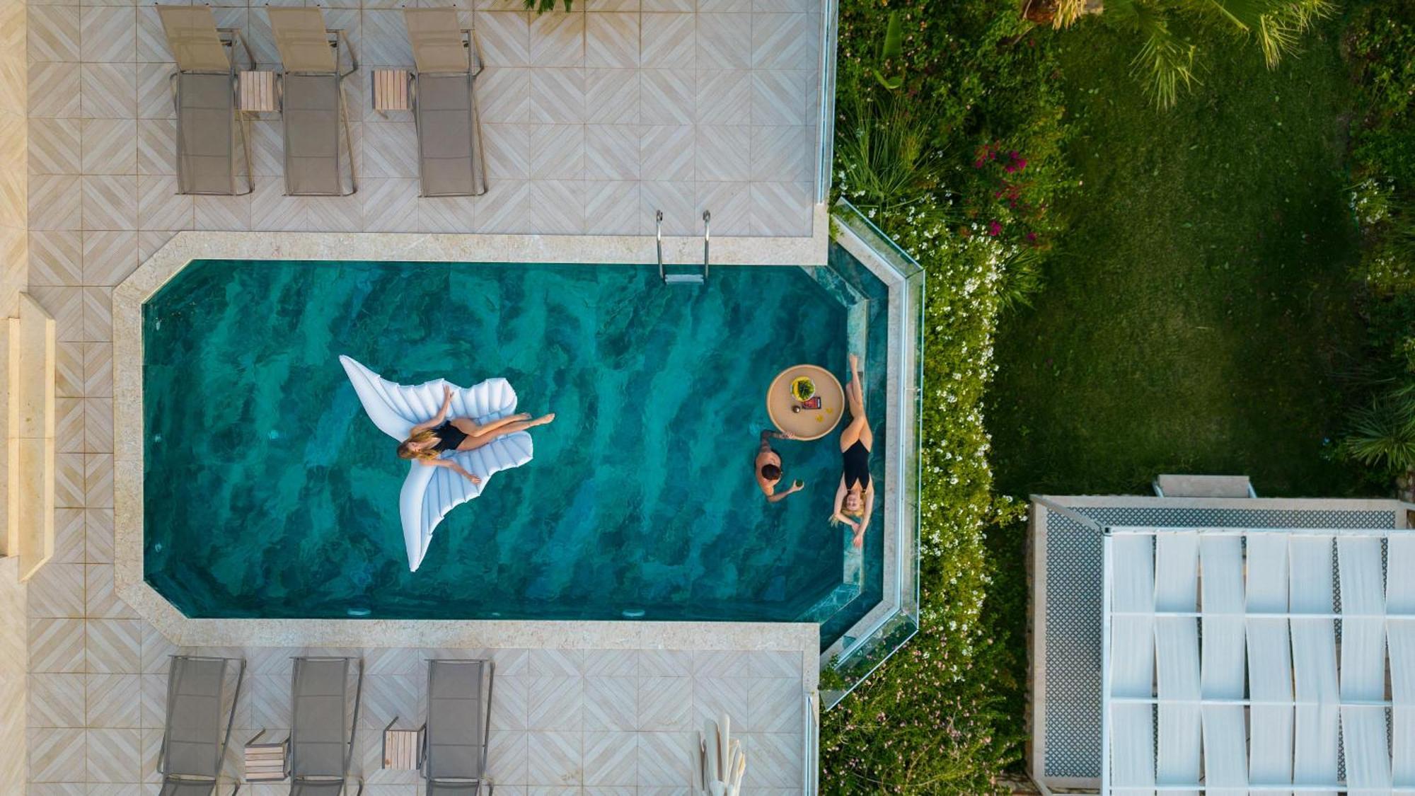 Beachfront White Villa With Private Swimming Pool Kalkan Eksteriør billede